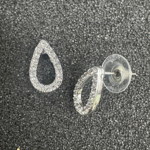 Crystal Teardrop Earrings – Set of 3 (Gold, Rose Gold & Silver) - Picture 6 of 7